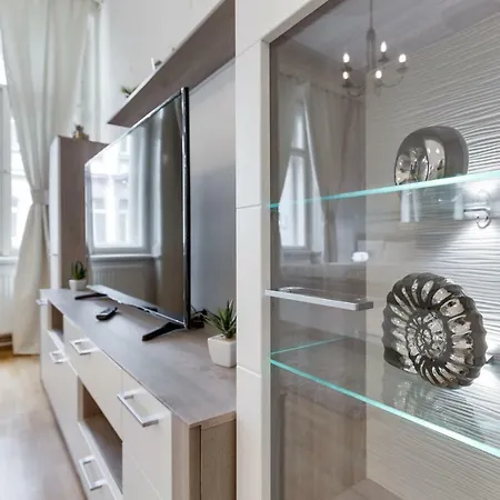 Diamond Riverside In The Heart Of * Prague